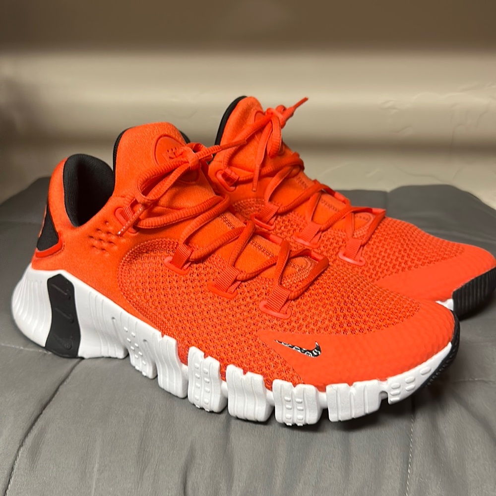 Nike Metcon electric red